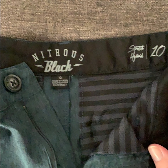 Nitrous Black boys hybrid shorts - Picture 3 of 5